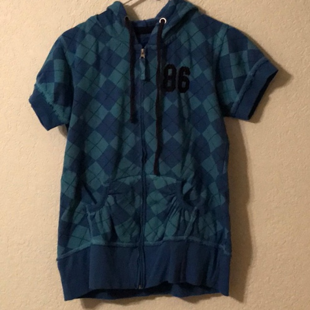 Athletic Short Sleeve Sweater